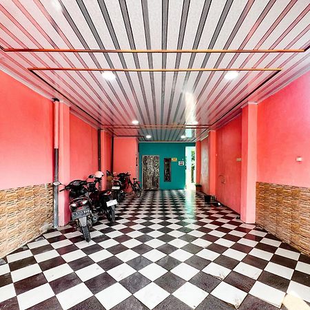 Reddoorz Near Sunrise Mall Mojokerto Bagian luar foto
