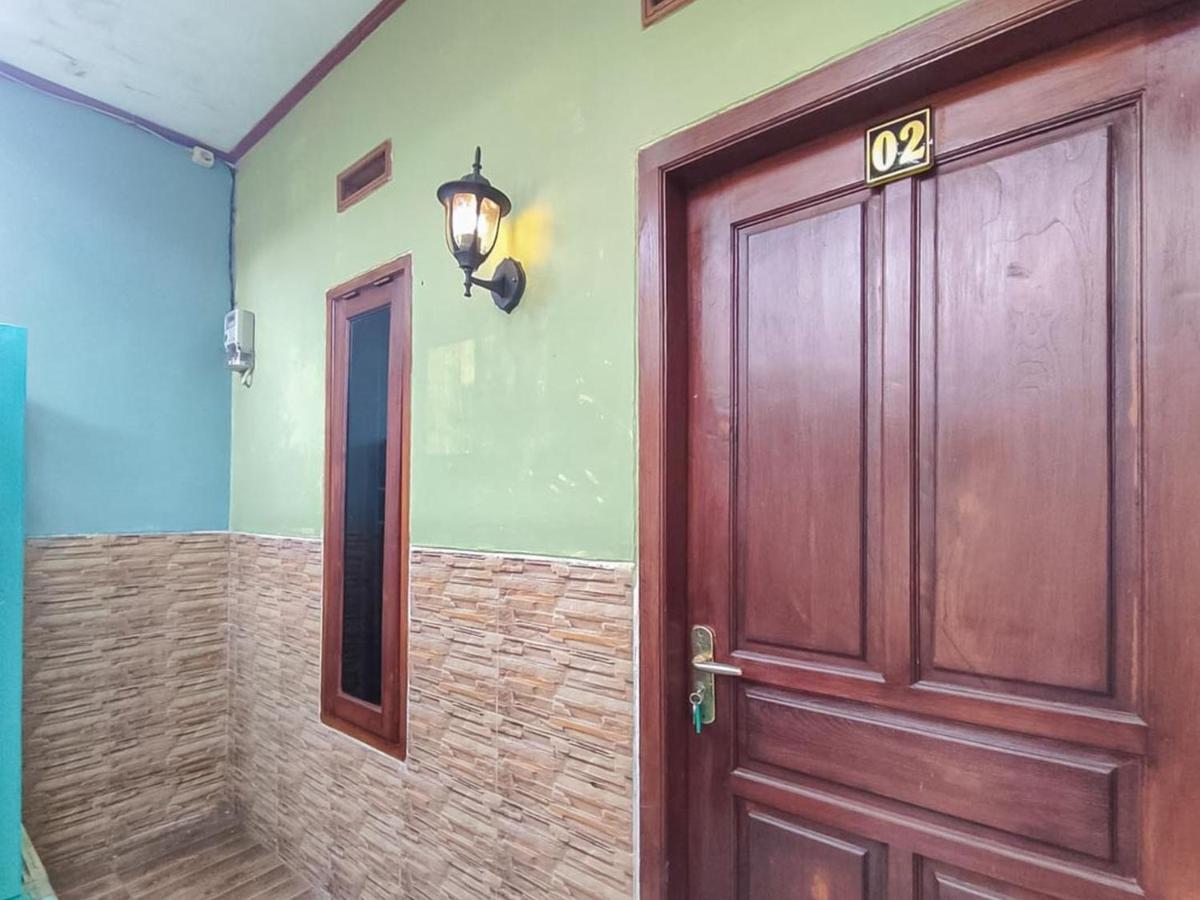 Reddoorz Near Sunrise Mall Mojokerto Bagian luar foto