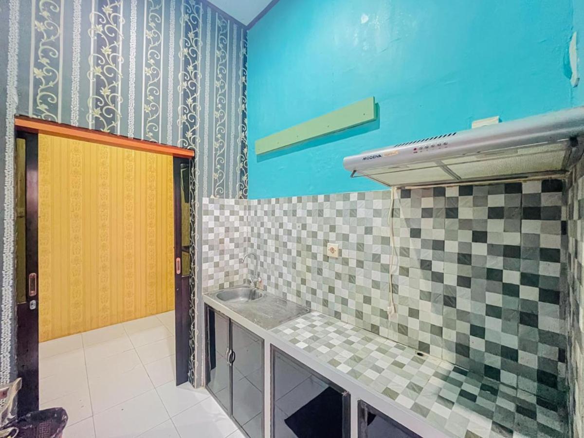 Reddoorz Near Sunrise Mall Mojokerto Bagian luar foto