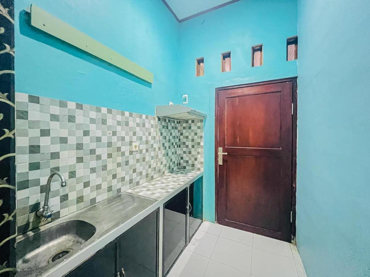 Reddoorz Near Sunrise Mall Mojokerto Bagian luar foto