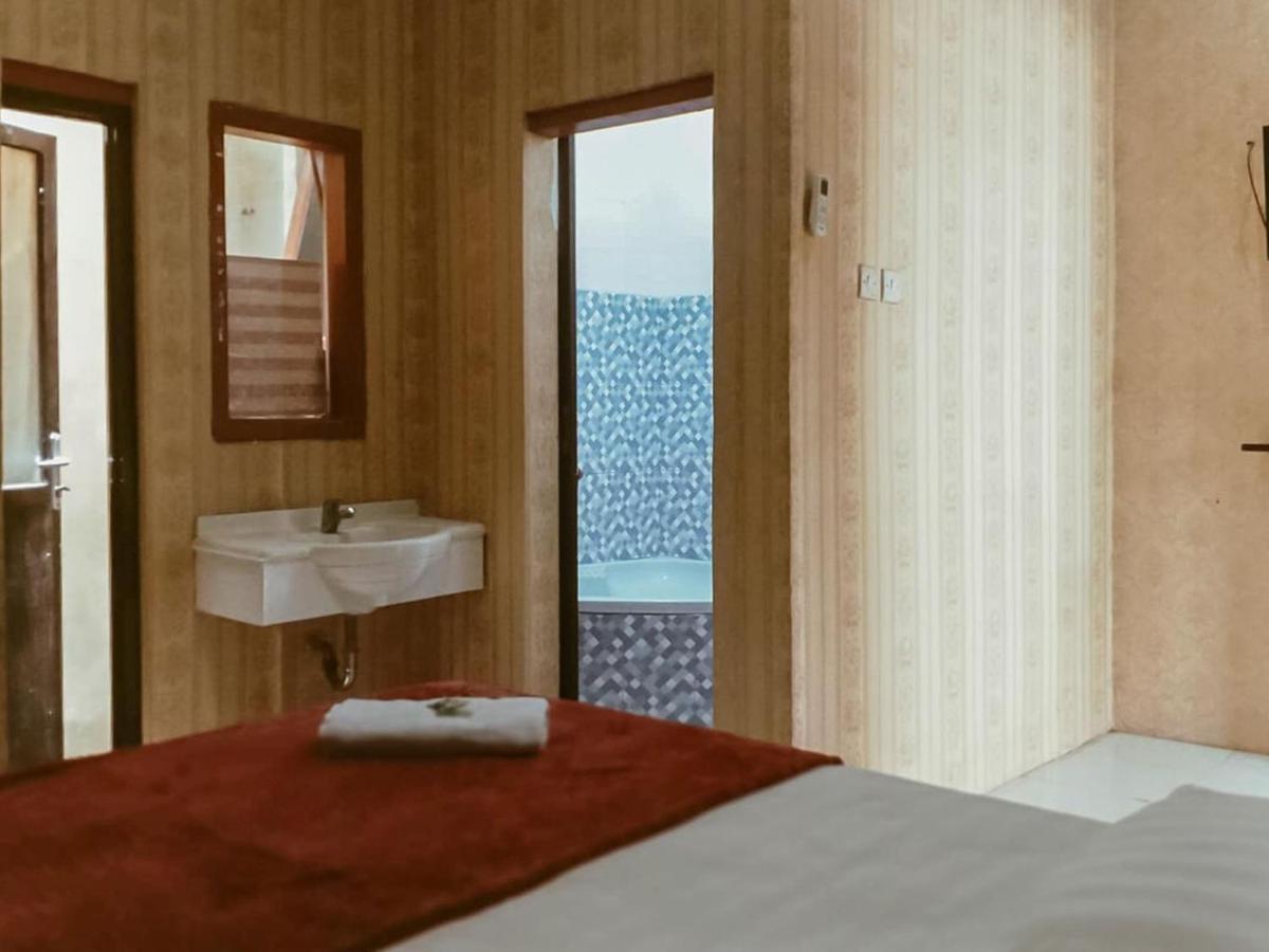 Reddoorz Near Sunrise Mall Mojokerto Bagian luar foto