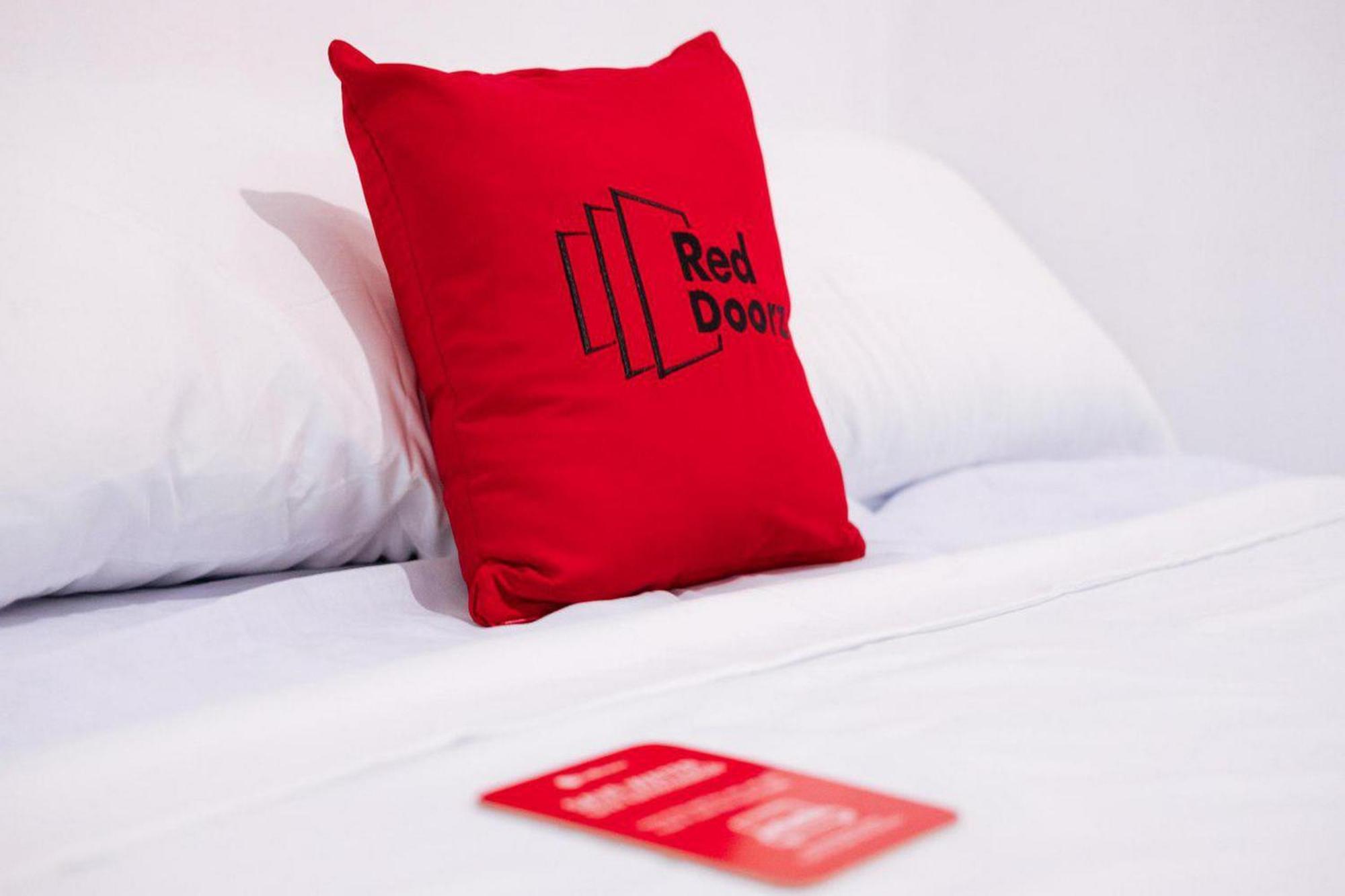 Reddoorz Near Sunrise Mall Mojokerto Bagian luar foto