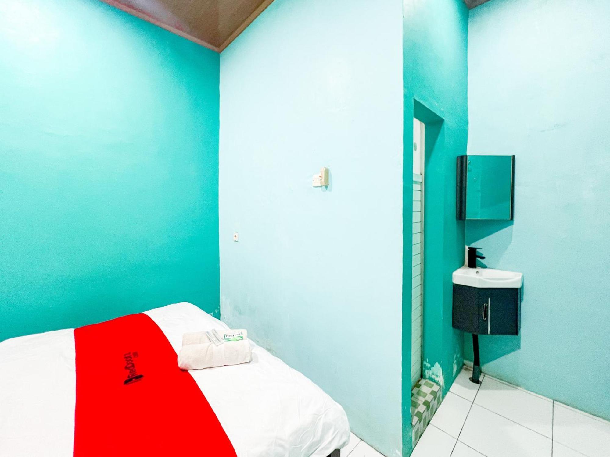 Reddoorz Near Sunrise Mall Mojokerto Bagian luar foto