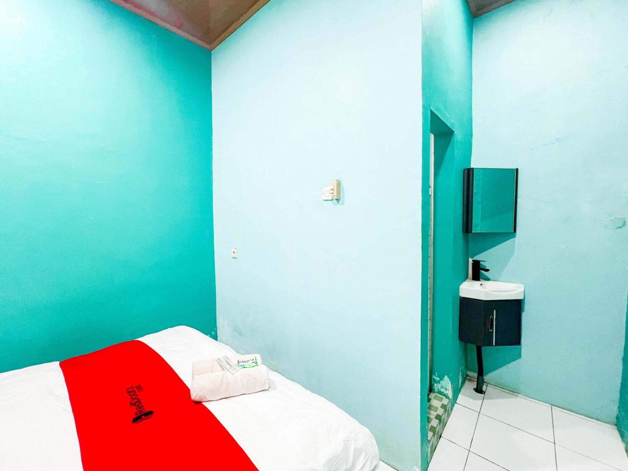 Reddoorz Near Sunrise Mall Mojokerto Bagian luar foto