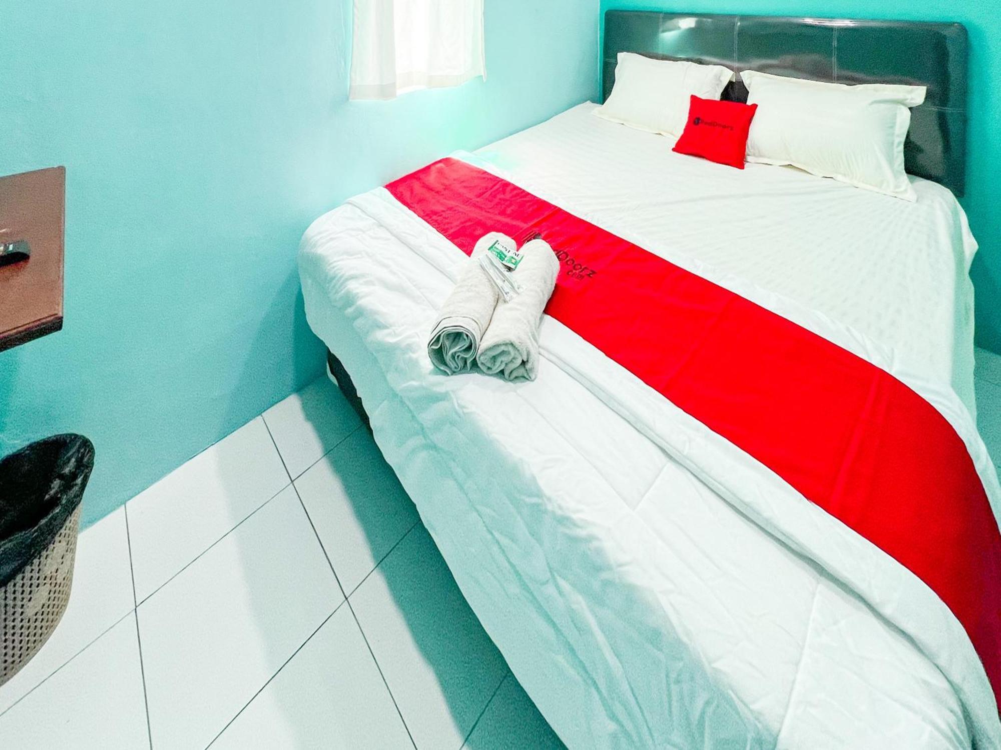 Reddoorz Near Sunrise Mall Mojokerto Bagian luar foto