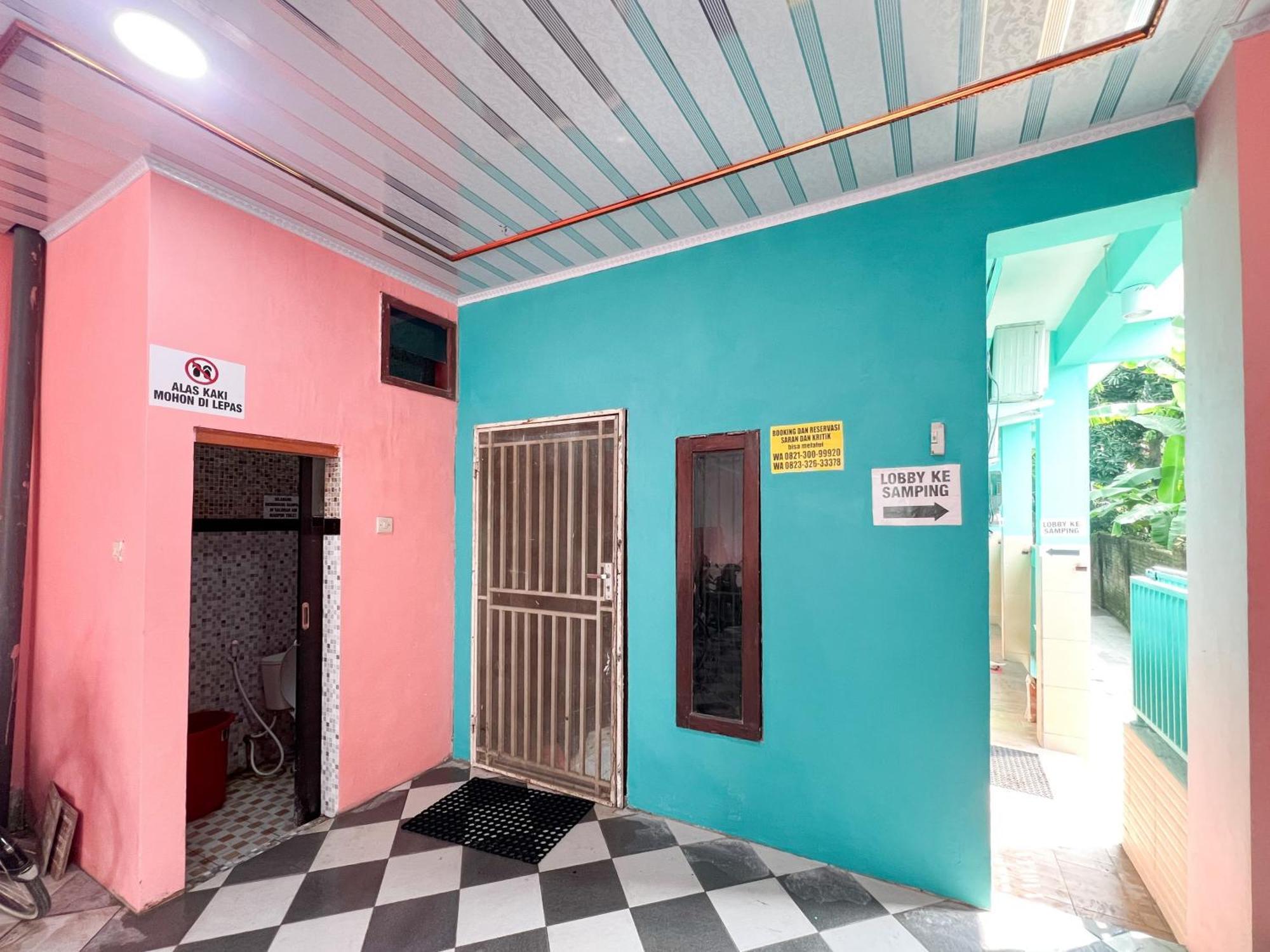 Reddoorz Near Sunrise Mall Mojokerto Bagian luar foto