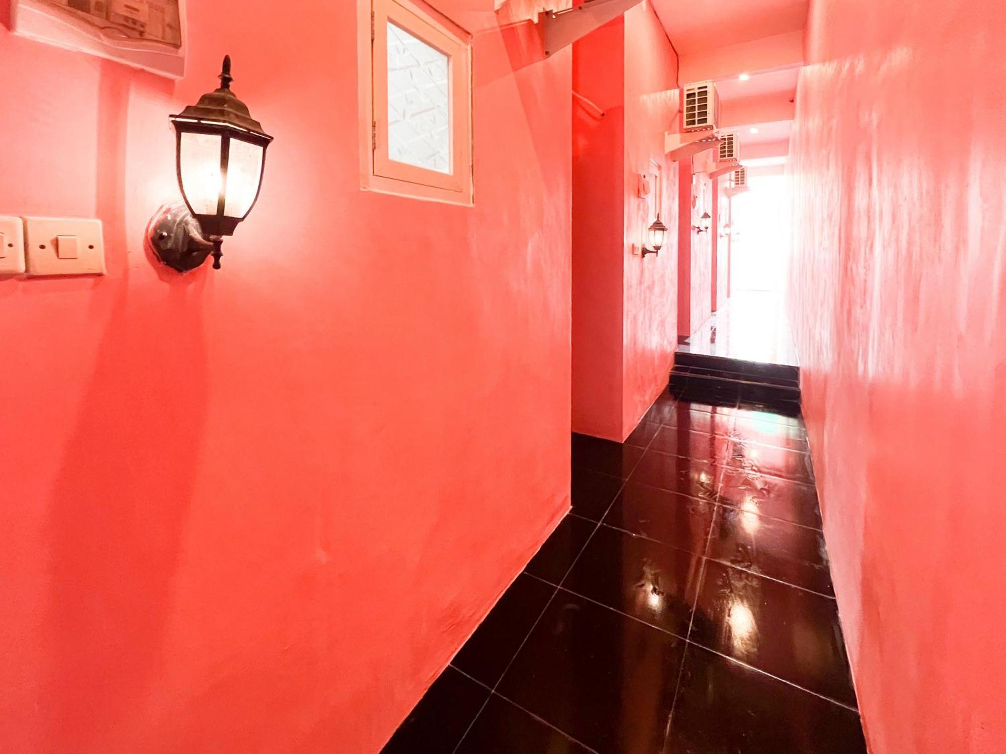 Reddoorz Near Sunrise Mall Mojokerto Bagian luar foto