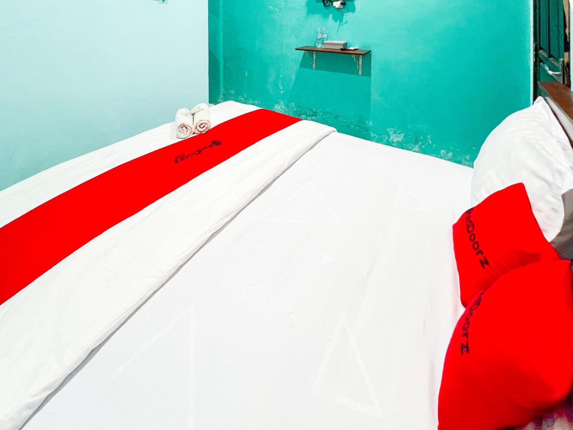 Reddoorz Near Sunrise Mall Mojokerto Bagian luar foto